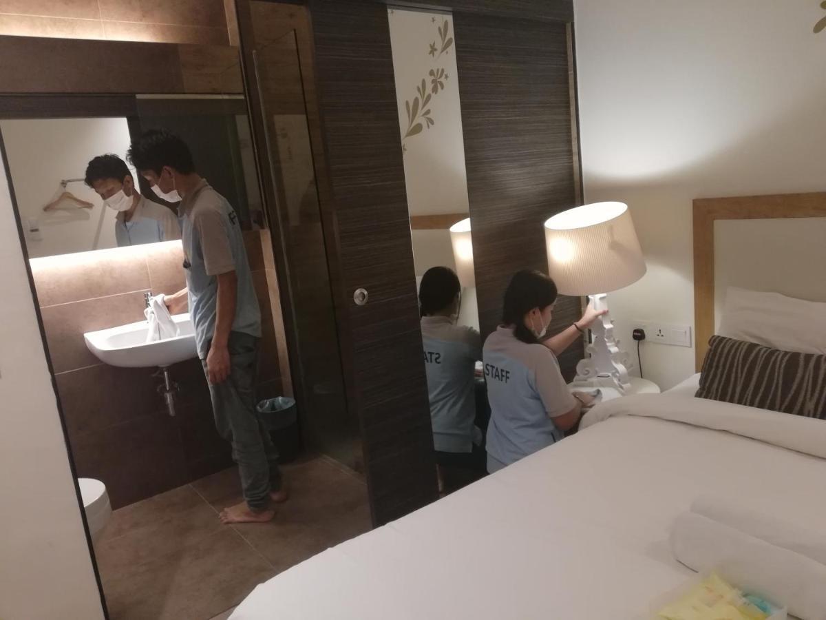 Mood Hotel Джохор Бахру Екстериор снимка